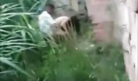 MILF con un tetonas penetradas culo grande y mama sexo con un amigo en el suelo