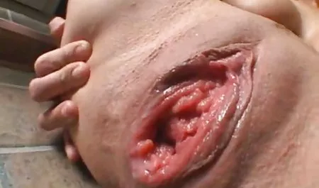 Con tetas grandes mentiras en la cama y tener sexo con chavas tetonas su novio