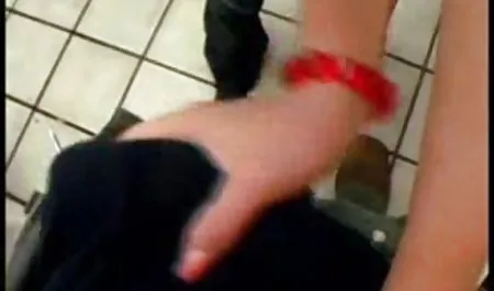 El piso con el acelerador a fondo pantimedias trae a sí misma al mujeres tetonas cogiendo orgasmo juguete del sexo