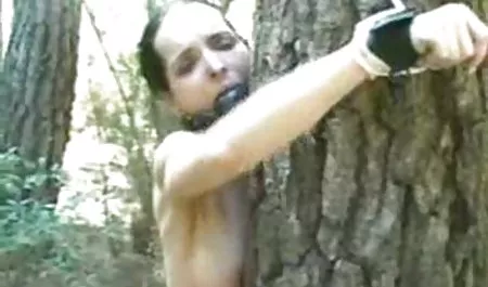 Una niña tetas lindas xxx de cuatro para los amantes de la