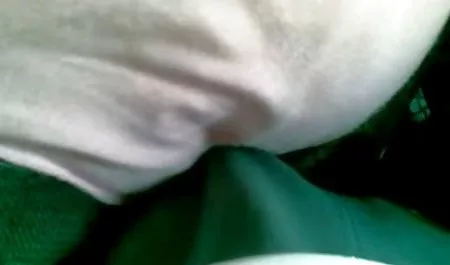 Maduro, pareja contrató a madres tetudas un ligero masaje antes de tener sexo en la cocina