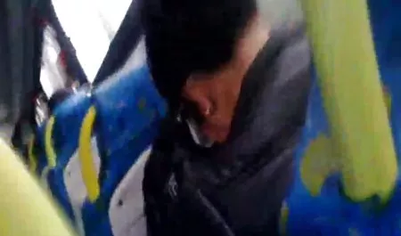 Chica le encanta follar en la cama con tu pareja haciendo esto. tetonas hd