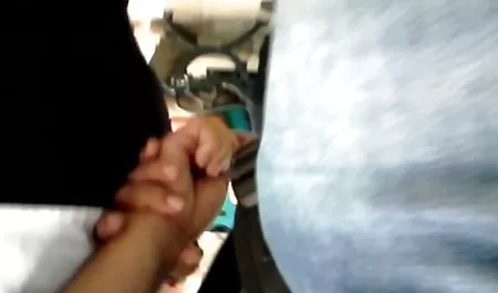El cuerpo de las niñas fue tratado por un hombre en la xxx hentai tetonas sauna
