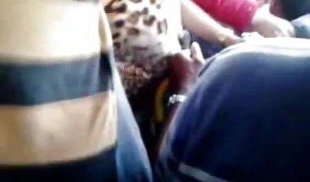 Un paseo en el bosque tetonas chupando tetas una joven pareja sin sexo oral