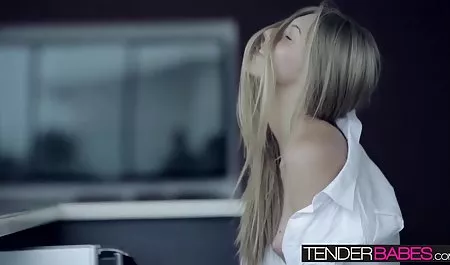 Una mujer blanca es el héroe en el suelo y Asiático gran polla en xxx chichonas y culonas la cama
