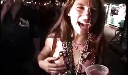 Madre con grandes tetas naturales sexo con joven maestro chichonas gratis de cuatro