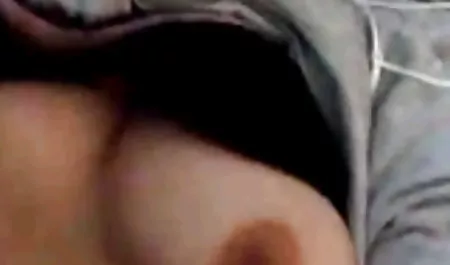 Una mujer gorda en las medias en la xnxx rubias tetonas oficina de desnudarse y fascinante presidentes