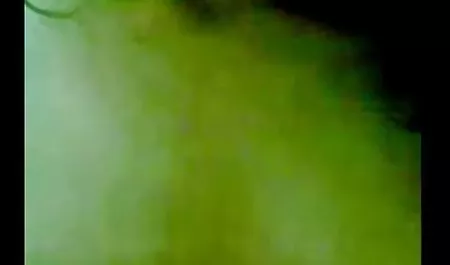 Así como de hentai tetonas y culonas la rendija de juego vibrador