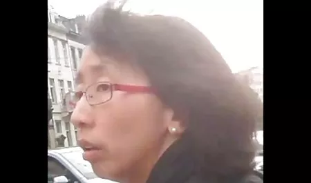 Delgado estudiante con el videos de rubias tetonas pelo oscuro y mostró un coño afeitado y dio en un punto