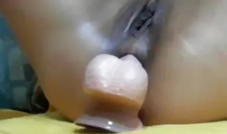 El cuerpo brilla en tetona y culona xnxx los aspectos de sentado
