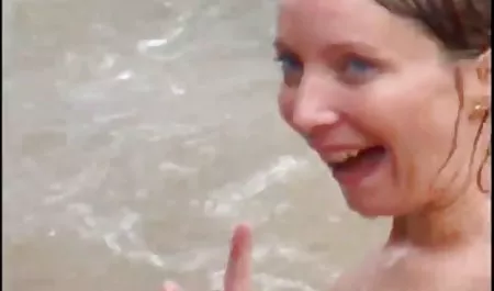 Zorra tetona le da de mierda madres maduras tetonas en el culo