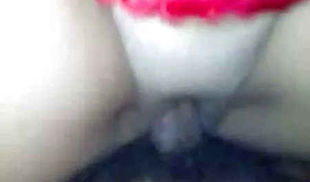 La novia tiene la polla en el culo después mega tetas naturales de los juegos previos con los dedos