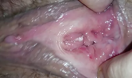Dos chicas lindas, que participan en el sexo tetas muy gordas lésbico