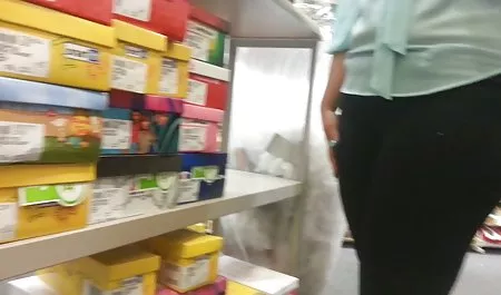 Erótico solo slim linda chica culonas y tetonas negras con los movimientos de todo el cuerpo
