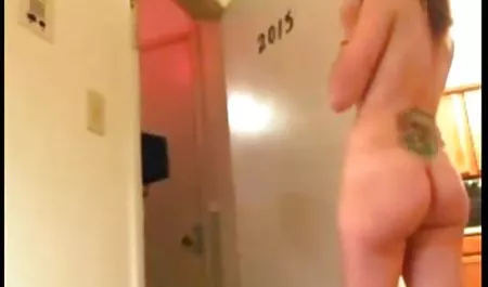 MILF con piernas delgadas causar cáncer con su marido en la cama maduras super tetonas en el culo