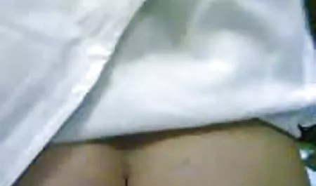 Larga melena rubia de 18 años de edad chupa y folla con xxx mujeres chichonas un hombre durante las pruebas