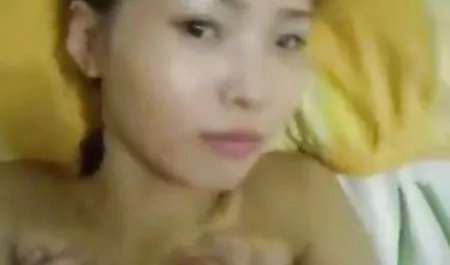 Una mujer madura en la las mas tetonas oficina fue en las rodillas y chupa personal