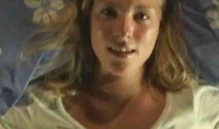 Mujer con culo grande cáncer se encuentra delante de la chimenea y toma imagenes de mujeres tetonas una gran polla amigo en el sombrero