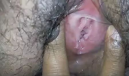 Milf rubia con una figura sexy y grandes chupando tetas enormes tetas saltar en el pene