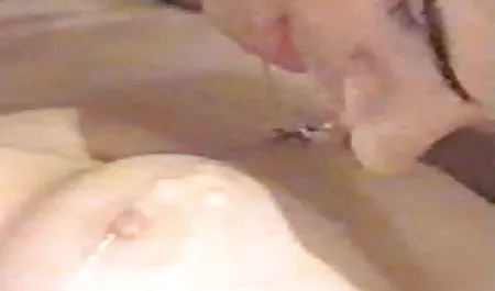 Tipo de golpear a un vecino en la escalera y llamó tetona natural xxx a la mamada y se la follan en el coño