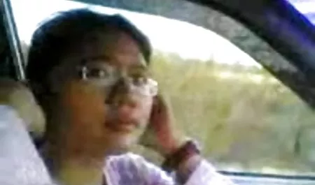 Sucia mujer tetona violada con elástico culo follando con varios objetos