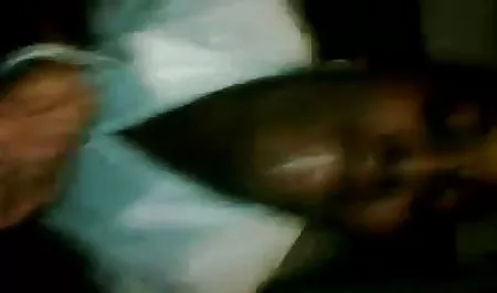 Después del beso 18yo chica tomó en su boca y videos xxx con tetonas se entregó a un amigo