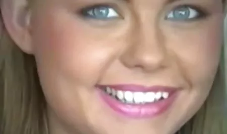 El hombre frente al espejo follando con su joven novia y lame su videos lesbianas tetonas sombrero.