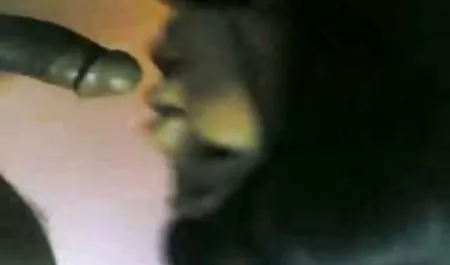 Rusa mujeres nalgonas y tetonas morena participar en sexo lésbico con ser elegante público en la calle