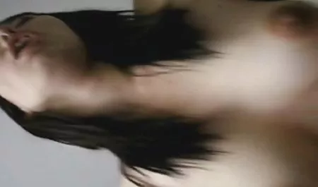 Toalla xvideos tetonas y culonas blanca corsé se encuentra en el sofá y caricias sí
